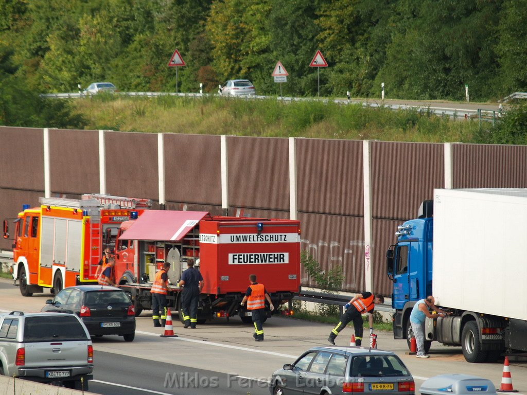 A 3 Rich Oberhausen LKW Tank undicht    P58.JPG